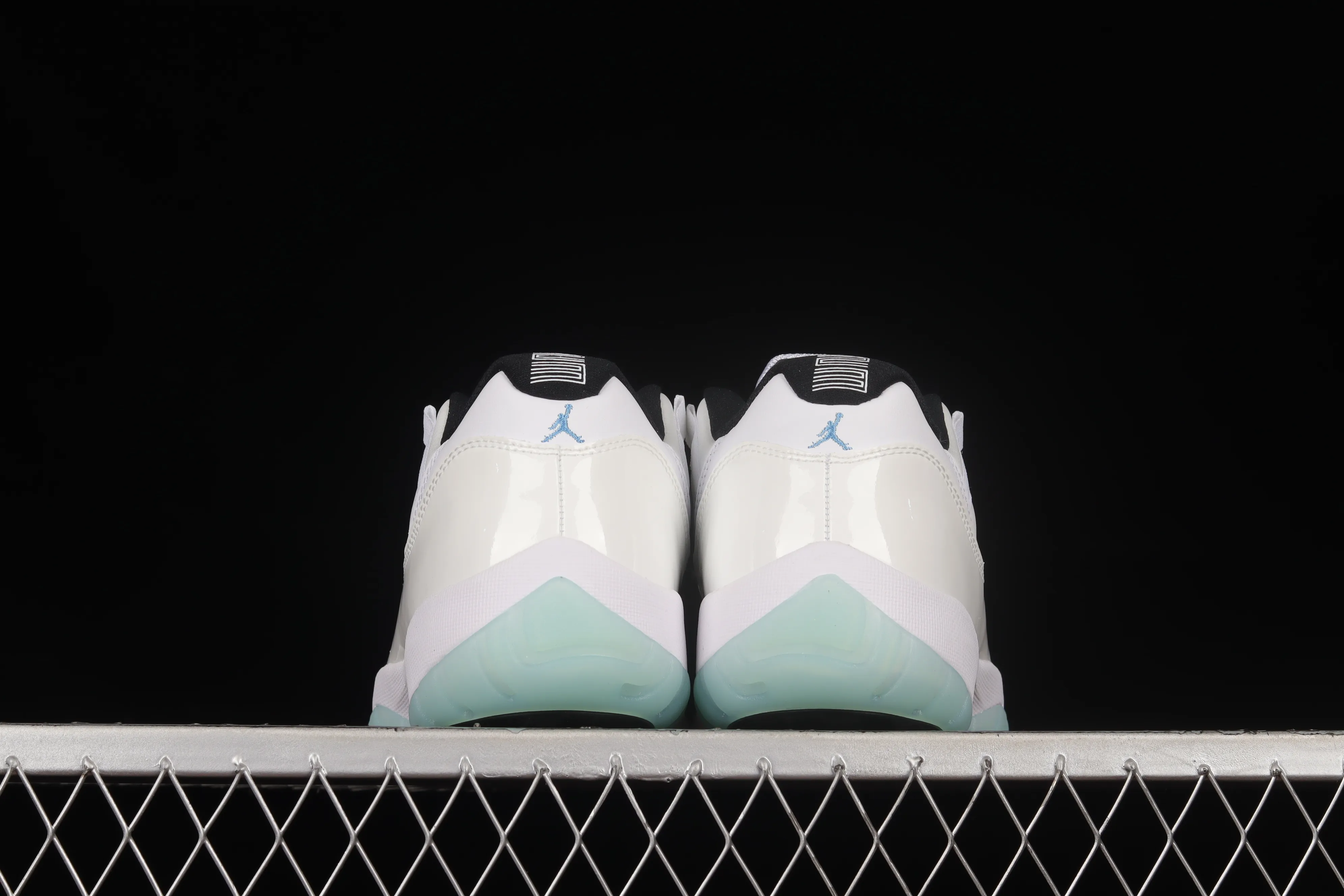 All categories Air Jordan Jordan series basketball shoes Air Jordan 11 F version Air Jordan 11 Low "Legend Blue" AJ11 Joe 11 Legend Blue Low-top top layer Real standard real carbon Sports culture basketball shoes AV2187-117